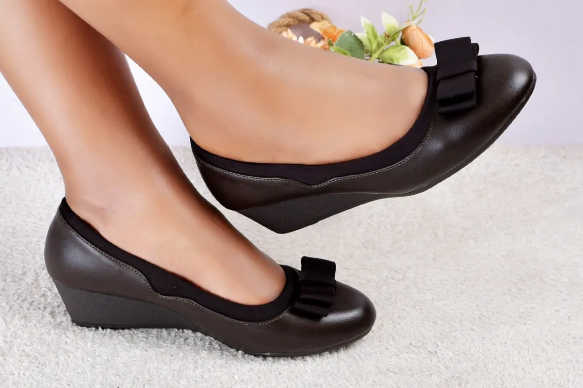 Dark Olive Wedge Pumps with Bow